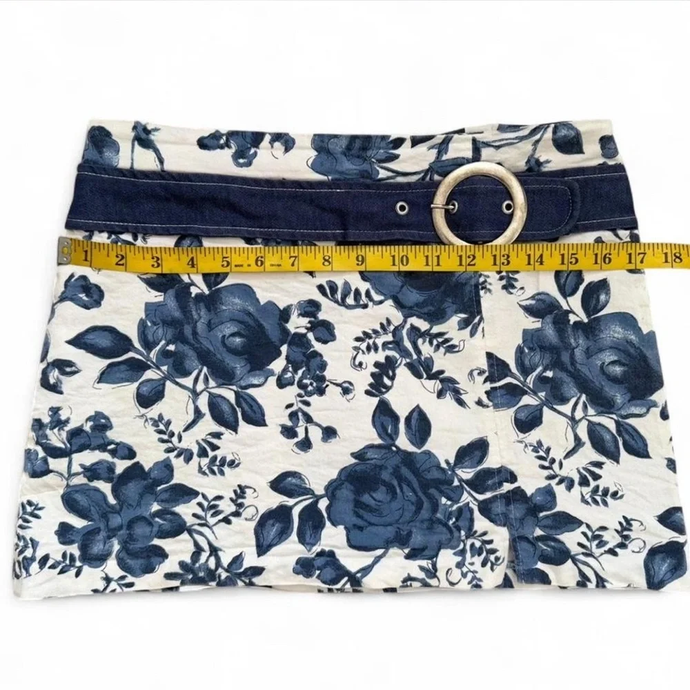 Vintage Y2K Mini Skirt Floral Belted Mini Skirt Navy Belt Silver Accent Slit